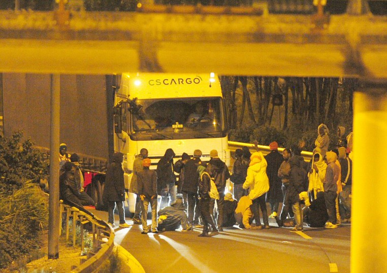 KD_Calais_Immigrant_Crisis_2.JPG